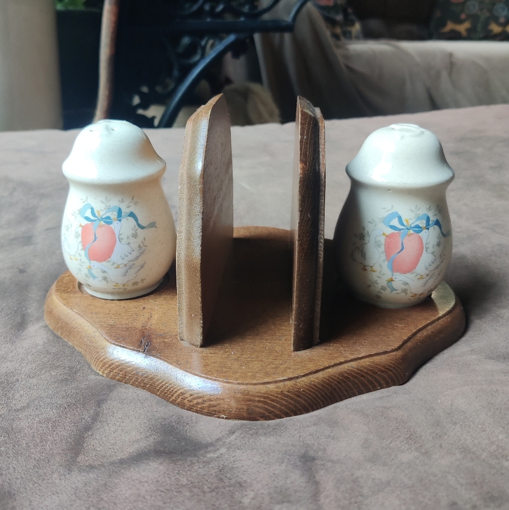 80s Country Goose Blue Ribbon Apple Salt Pepper Wood Napkin Set Int'l Marmalade